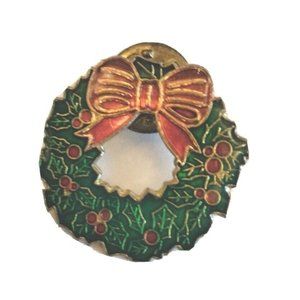 Christmas Wreath Pinback Pin Brooch Green Red Berries Bow